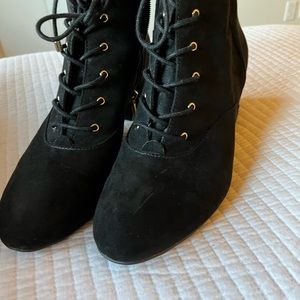 Black lace up with zipper ankle boot size 11
